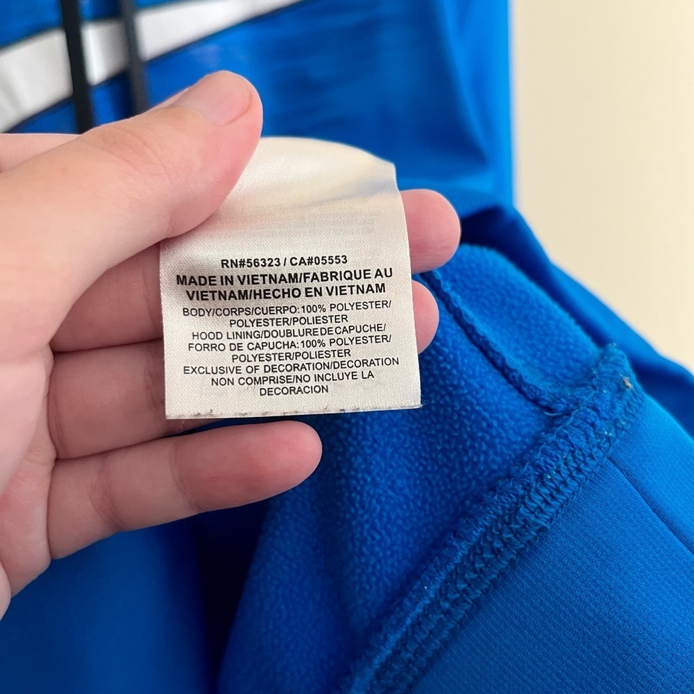 Men’s Nike Therma-Fit Sweatshirt - Picture 7 of 9